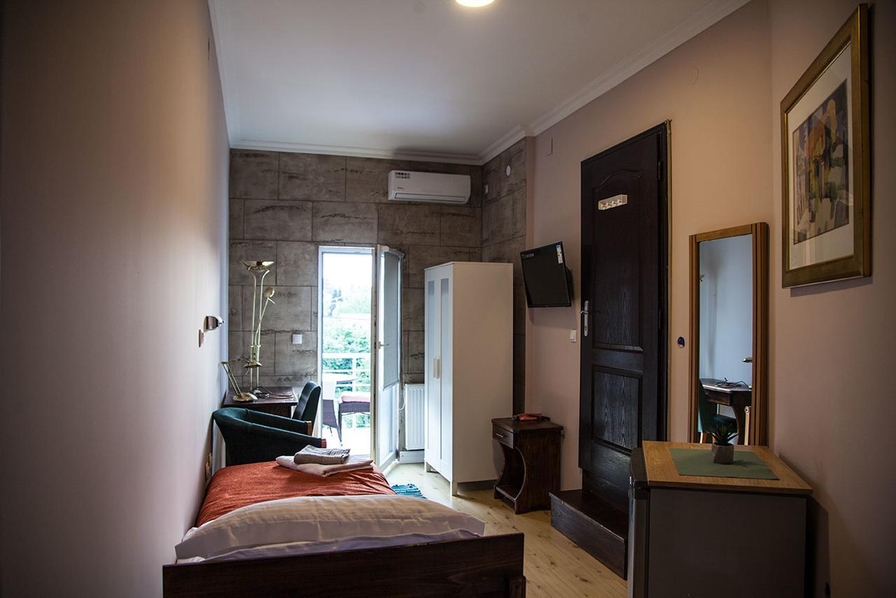 Vila Mila Riverside Apartments 斯梅代雷沃 外观 照片