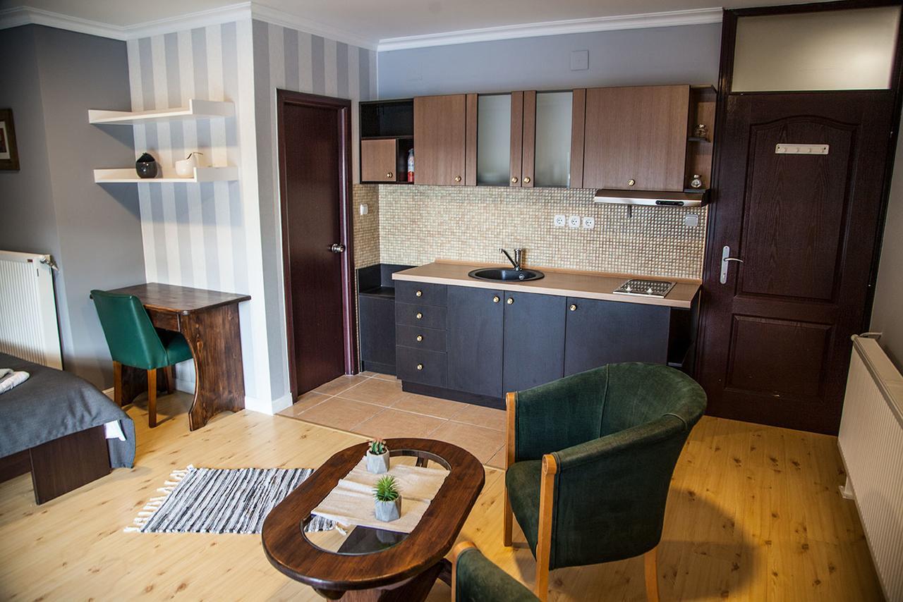 Vila Mila Riverside Apartments 斯梅代雷沃 外观 照片