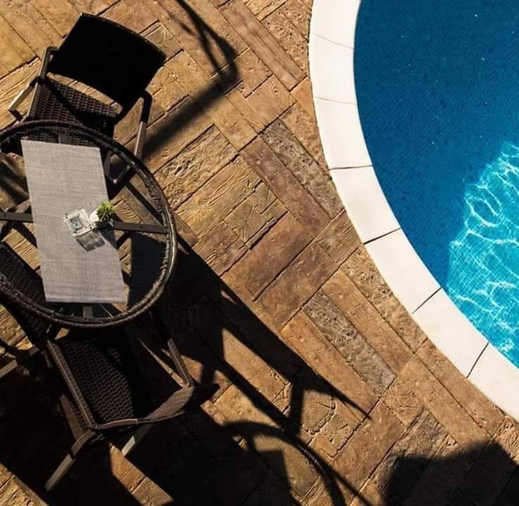 Vila Mila Riverside Apartments 斯梅代雷沃 外观 照片